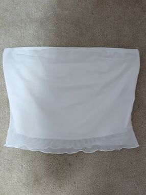 SHEIN White Strapless Bandeau Top with Mesh Hem